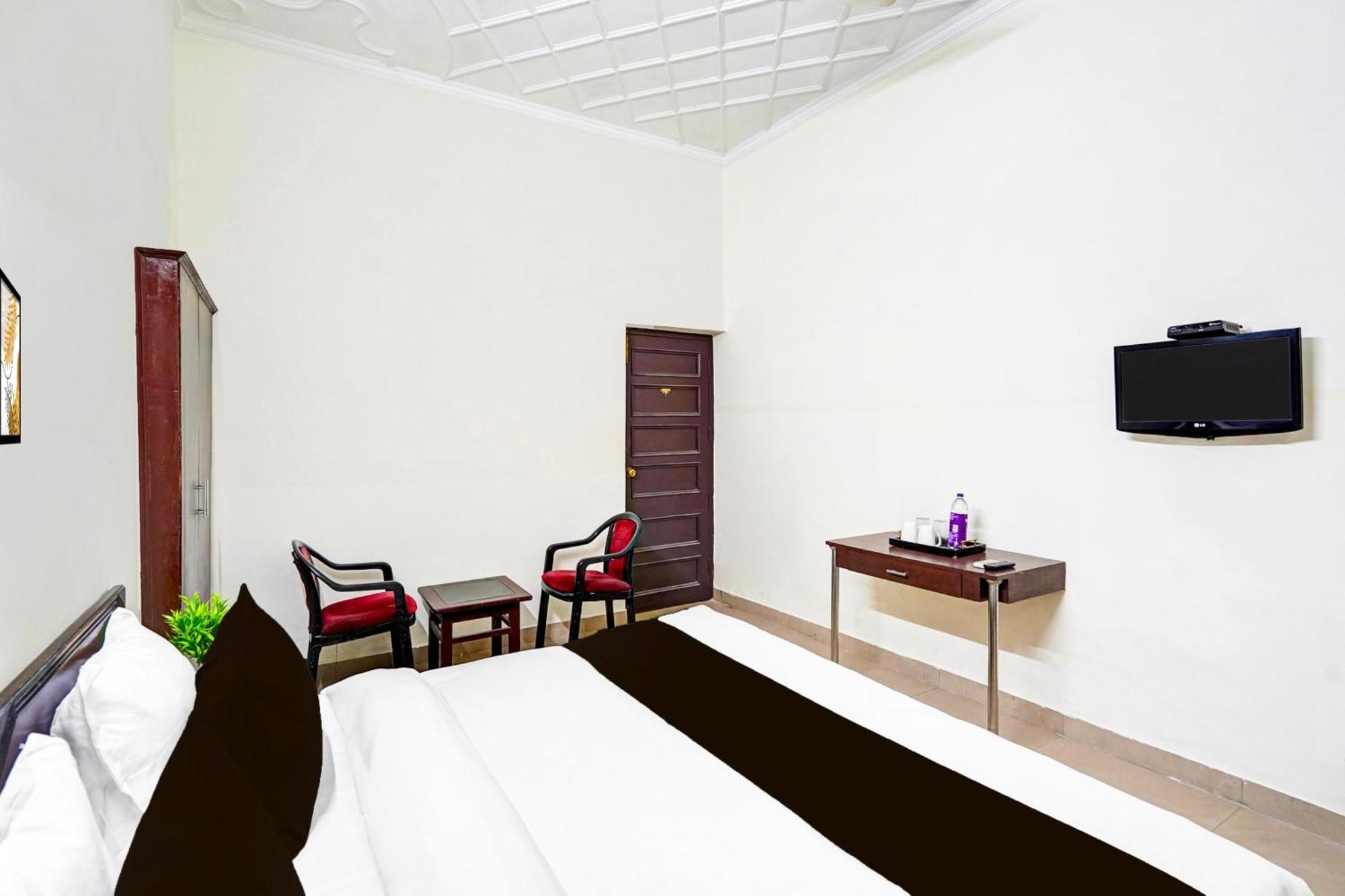 Super Collection O Race Course Dehradun Hotel Exterior photo
